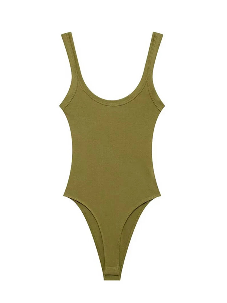 body femme agréable pour l’été
