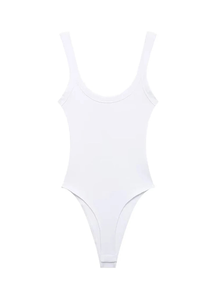 body femme agréable pour l’été